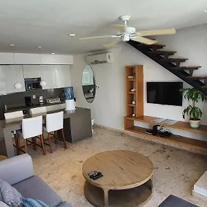 Departamento Con Terraza Excelente Ubicación Y Wifi , Playa del Carmen México