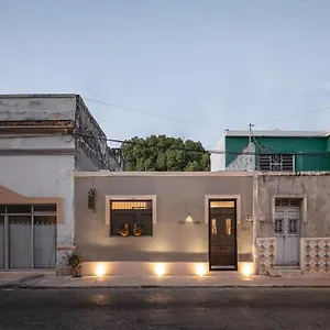 Itinerante/casa Del Mago. , Mérida México